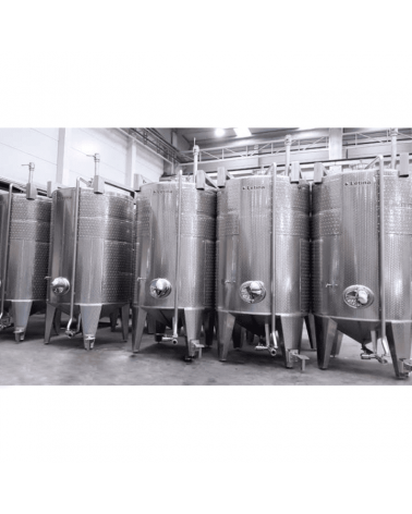 Closed stainless steel tank VIK